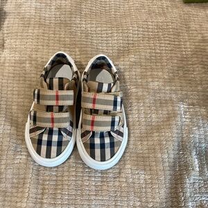Brand new Burberry toddler sneakers size 23